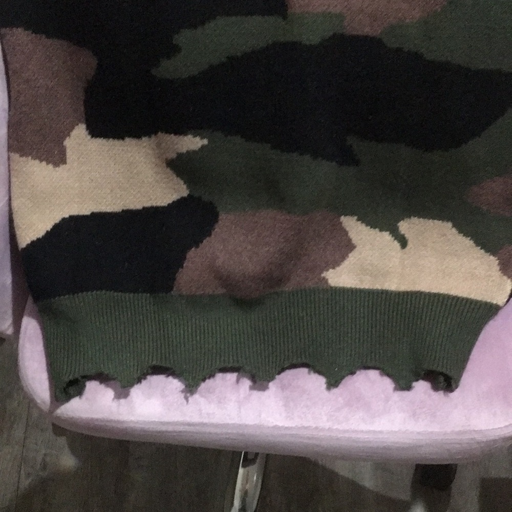 🧣 ❄️ NWT camo sweater tunic ❄️ 🧣 - Picture 6 of 8